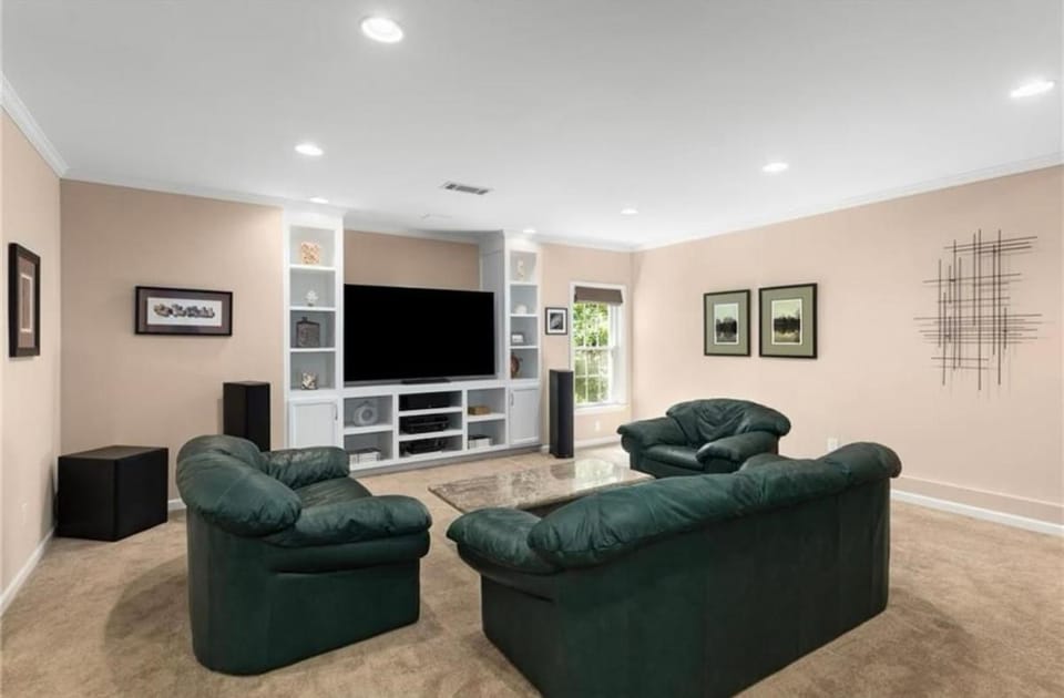 Elegant 5BR Executive Home in Peachtree Corners Min 31 days House in Peachtree Corners