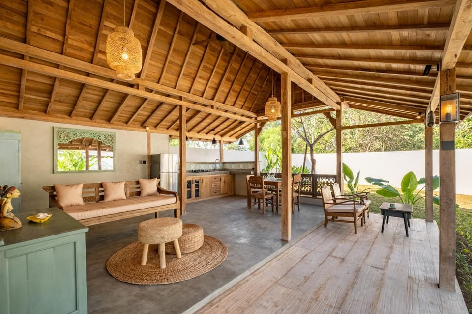 Kitchen or kitchenette, Living room, Seating area, Dining area