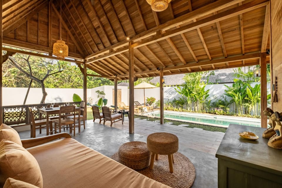 Day, Balcony/Terrace, Living room, Seating area, Pool view, Swimming pool, sunbed