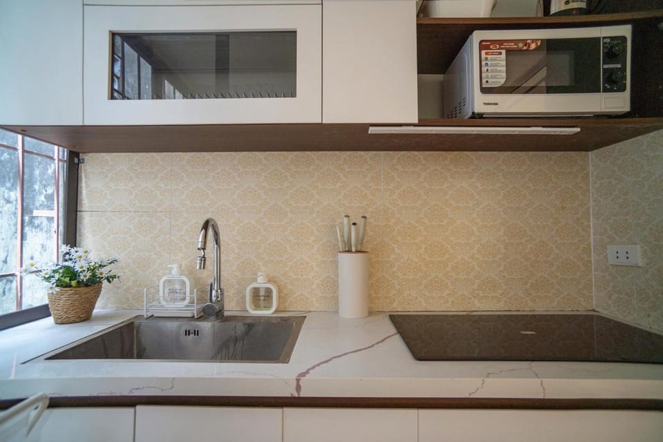 Kitchen or kitchenette