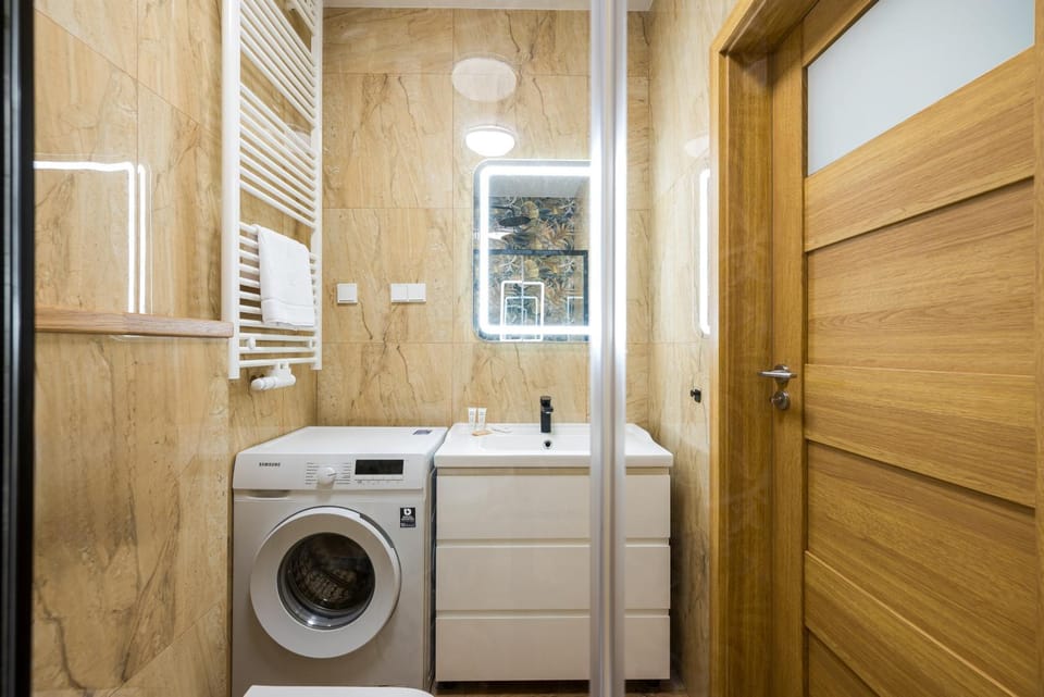 Bathroom, washing machine