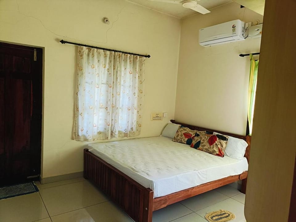 Manjusha Home Stay-2Bed Room AC-45min to Mookambika Temple House in Karnataka
