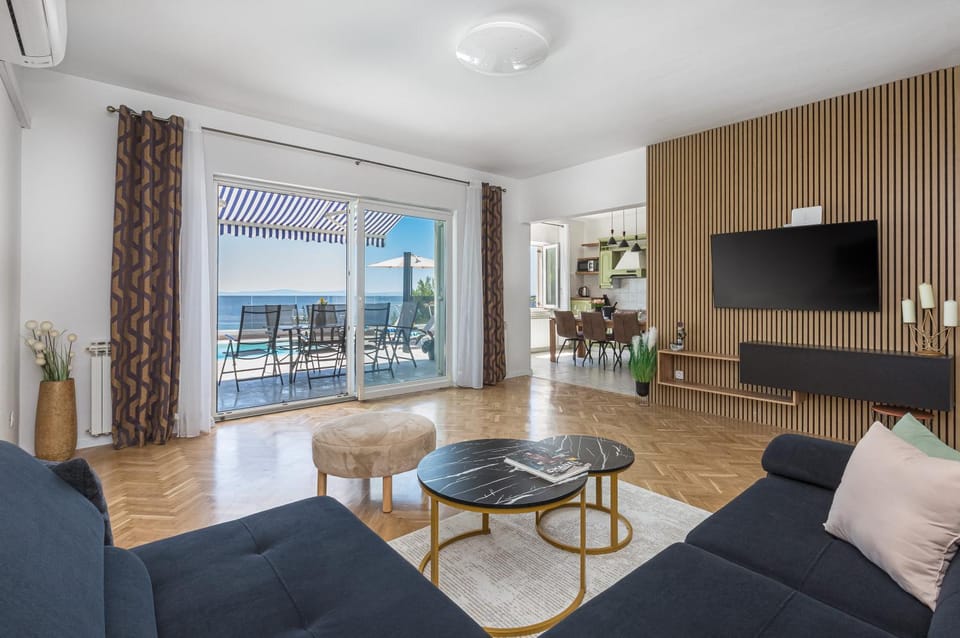 TV and multimedia, Living room