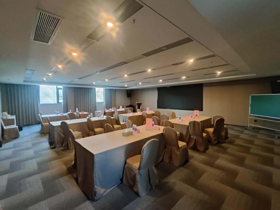 Meeting/conference room
