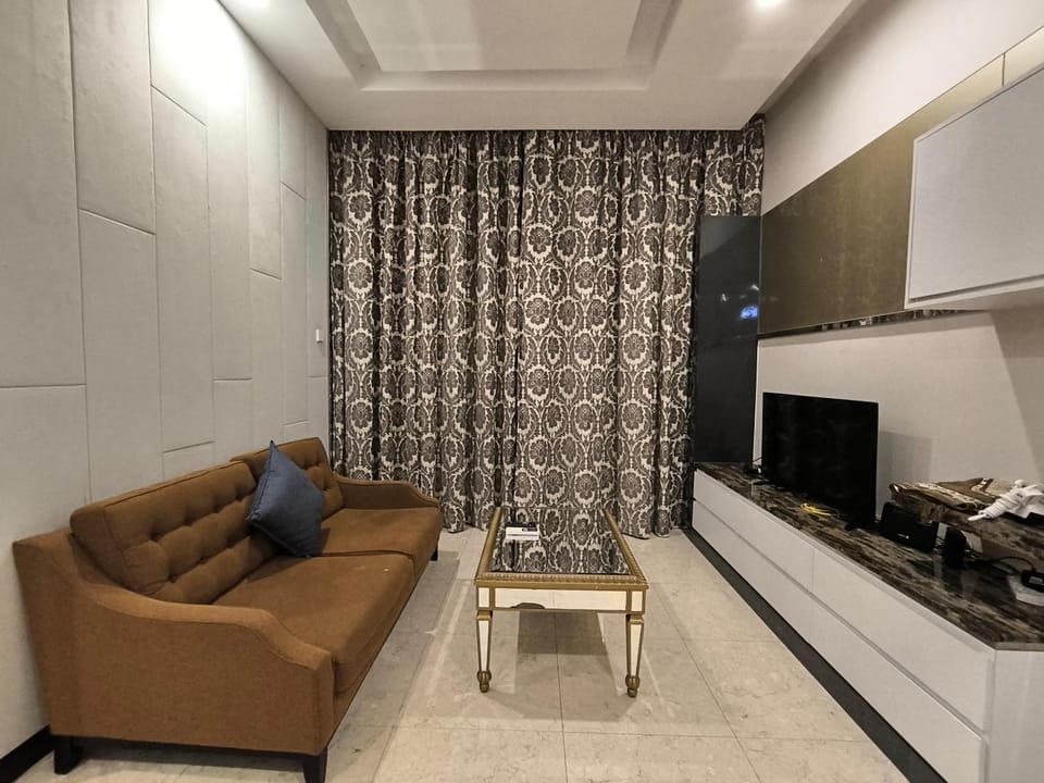 TV and multimedia, Seating area