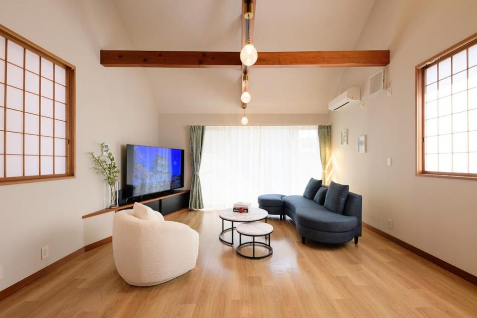 TV and multimedia, Living room, Seating area