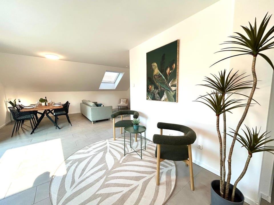 Living room, Seating area, Dining area