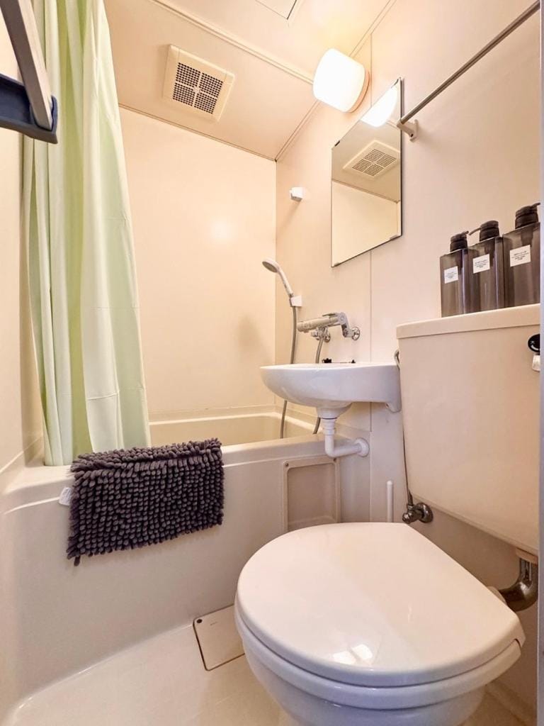 Shower, Toilet, Bathroom, Bath