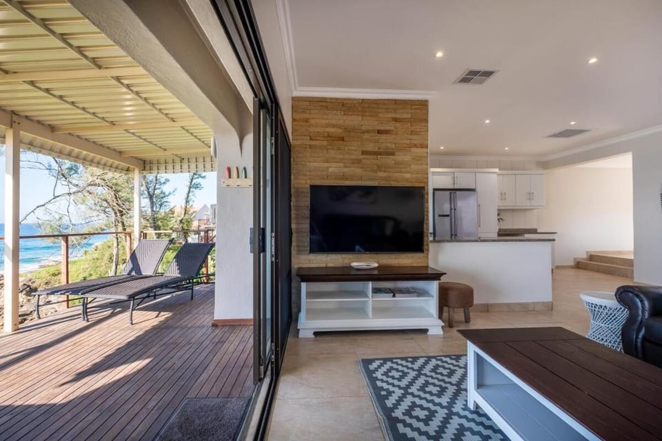 7 The Beach House with Backup Power Apartment in Dolphin Coast