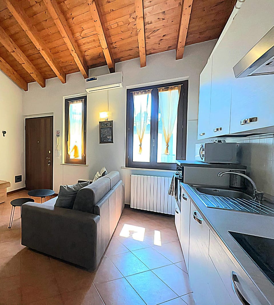 Kitchen or kitchenette, Living room