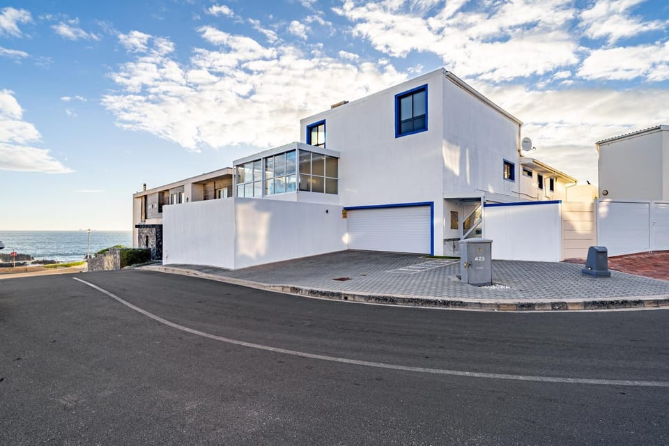 Property building, Street view, Location, Parking