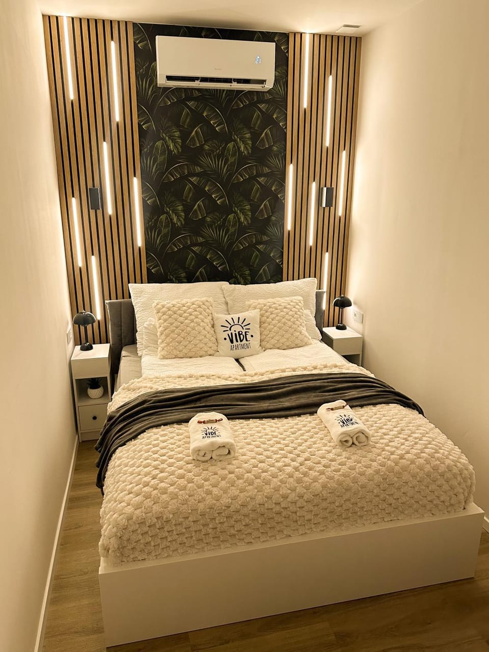 Bed, Photo of the whole room, Bedroom, towels, air conditioner