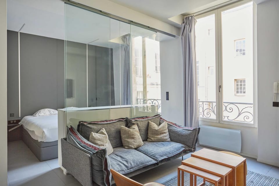 Bed, Living room