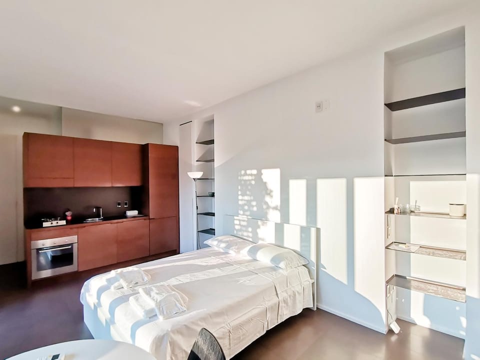 Bed, Kitchen or kitchenette, Photo of the whole room, Bedroom