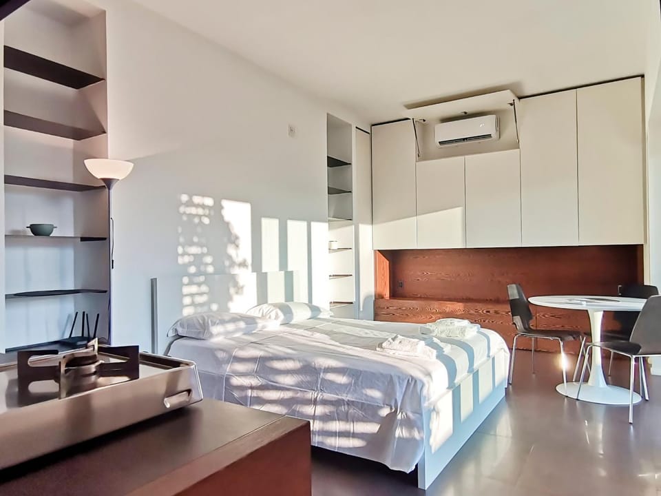 Bed, Living room, Photo of the whole room, Dining area, Bedroom, wardrobe