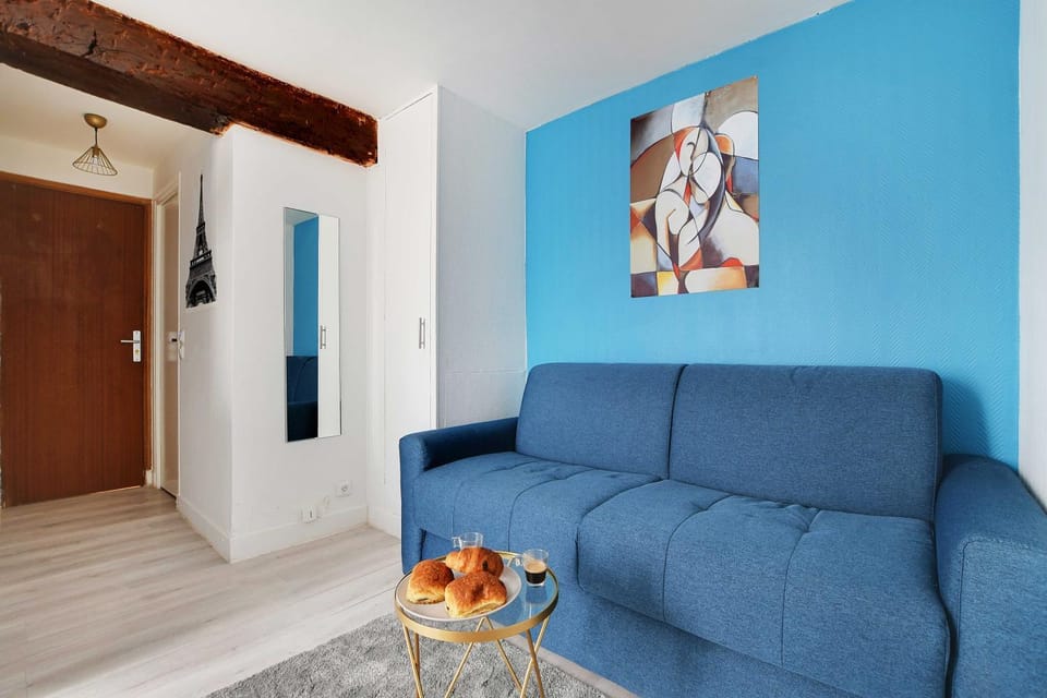Living room, Food