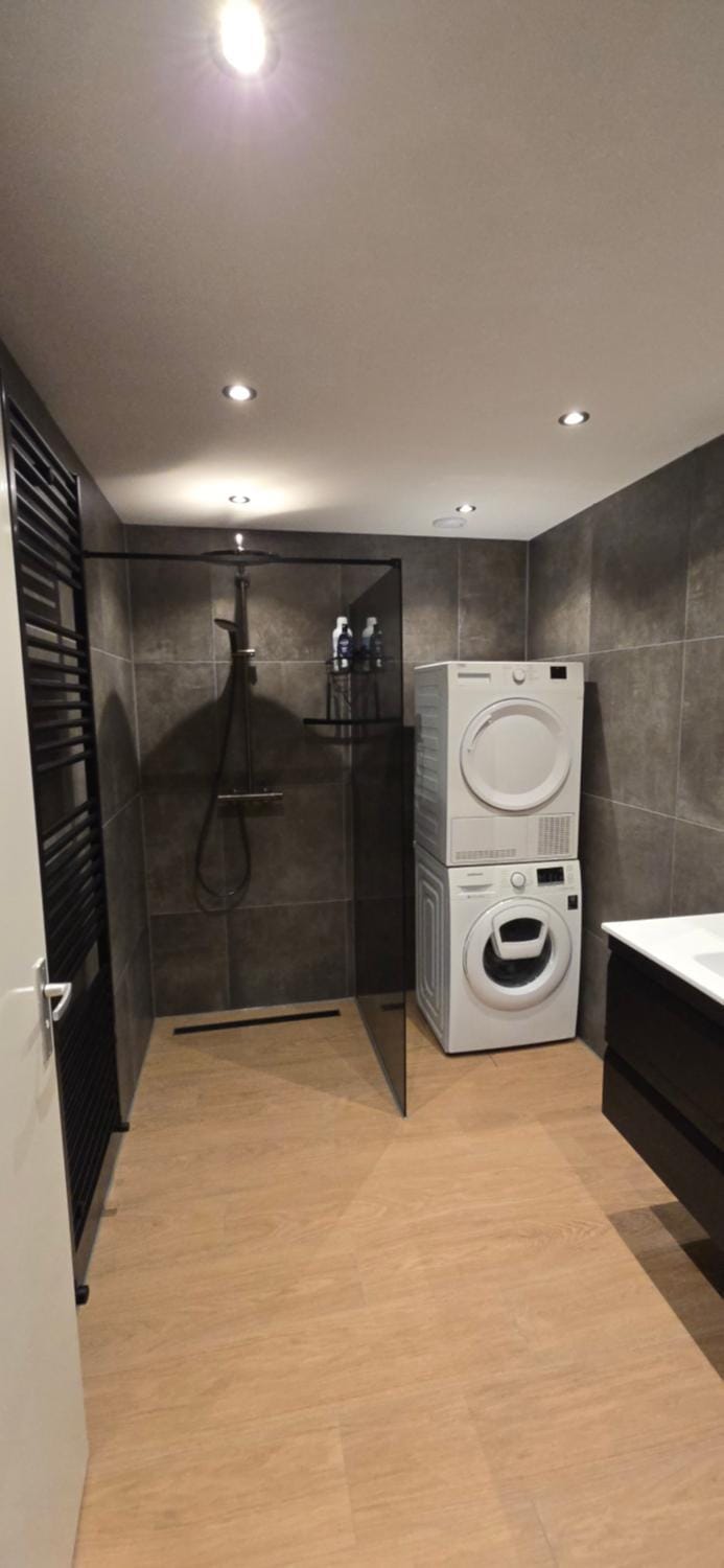 Shower, Bathroom, washing machine, dryer