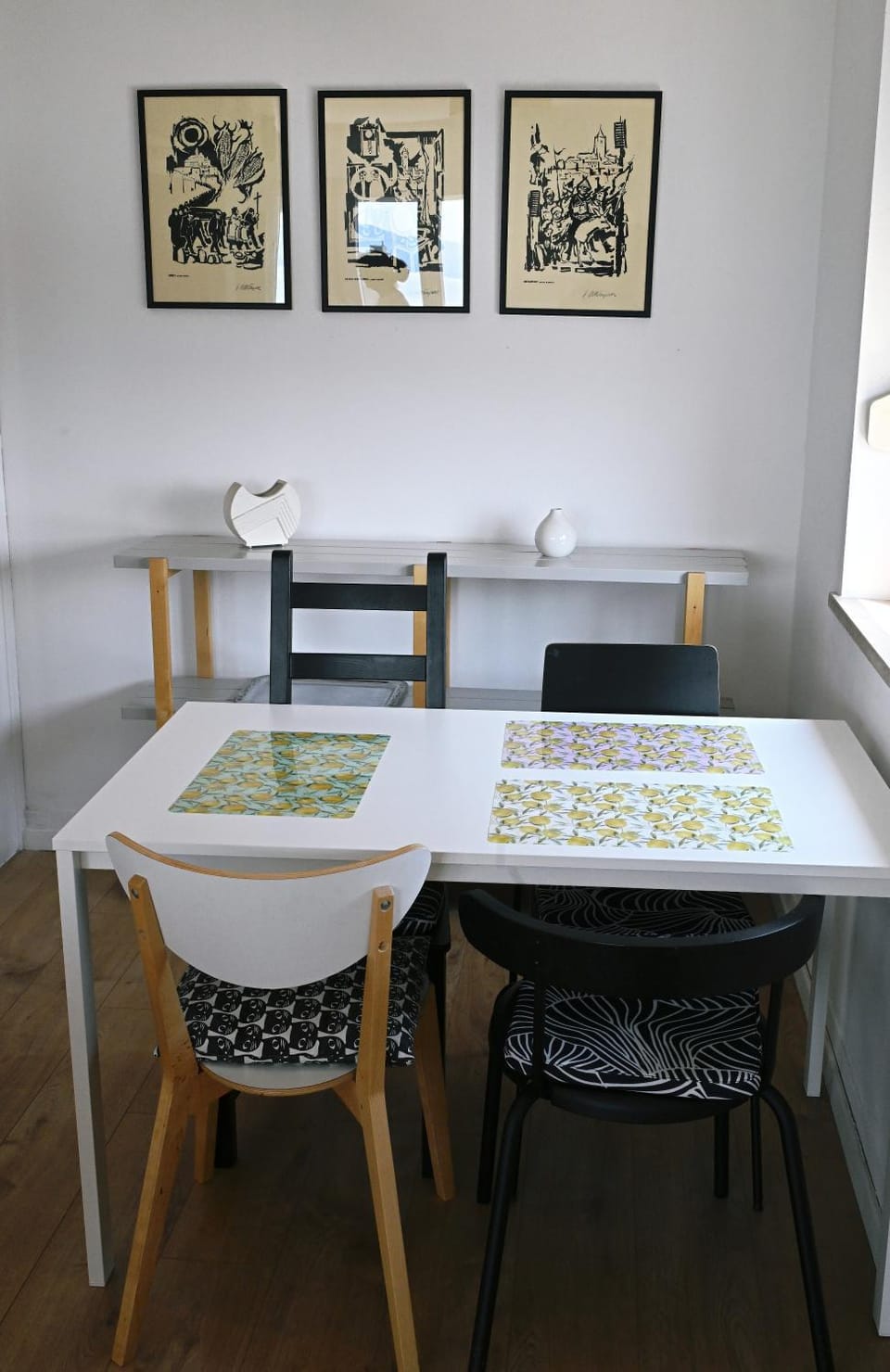 Seating area, Dining area