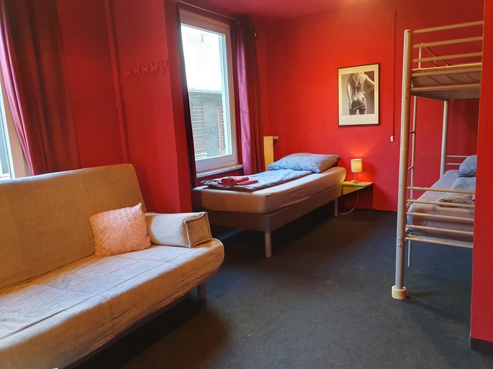 Bed, Seating area, Bedroom, bunk bed