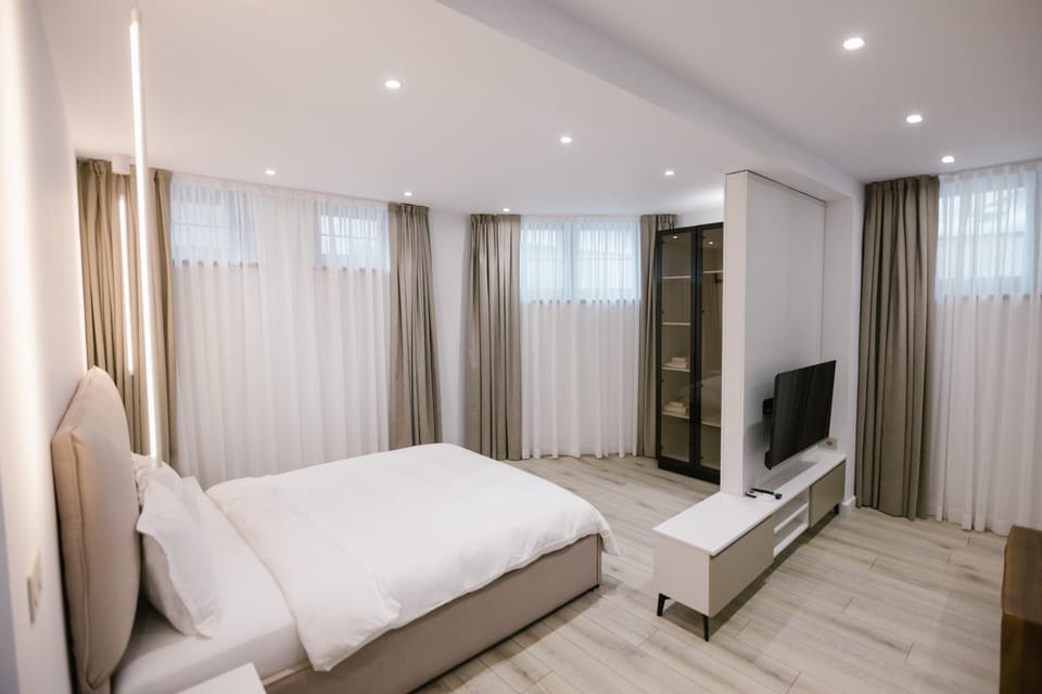 Bed, TV and multimedia