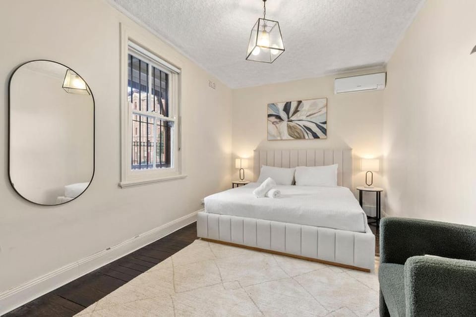 Bed, Bedroom, air conditioner