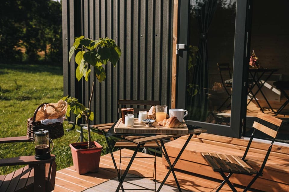 Patio, Dining area