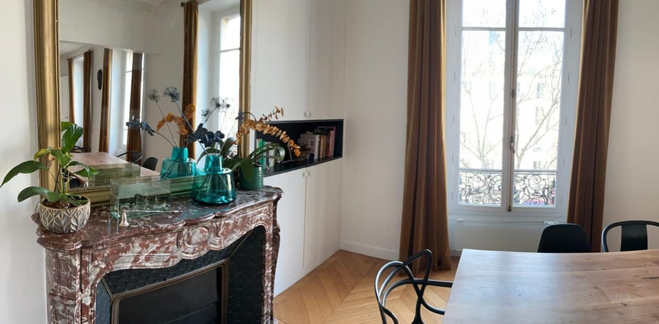 Spacious 150sqm luxury apartment in Paris center Apartment in Paris