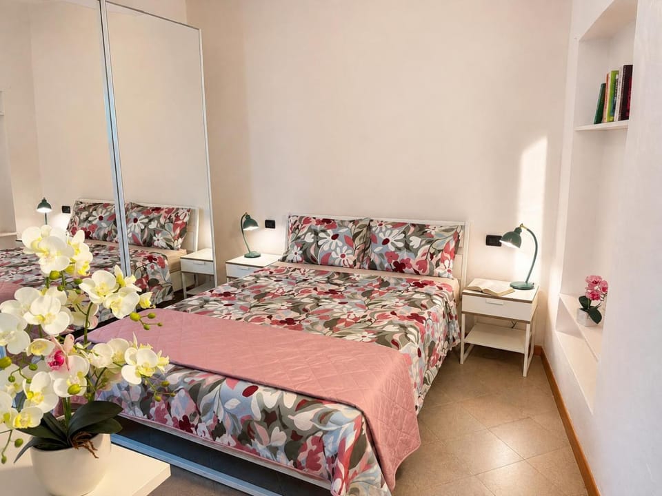 Santo Spirito Oltrearno central cozy flat Apartment in Florence