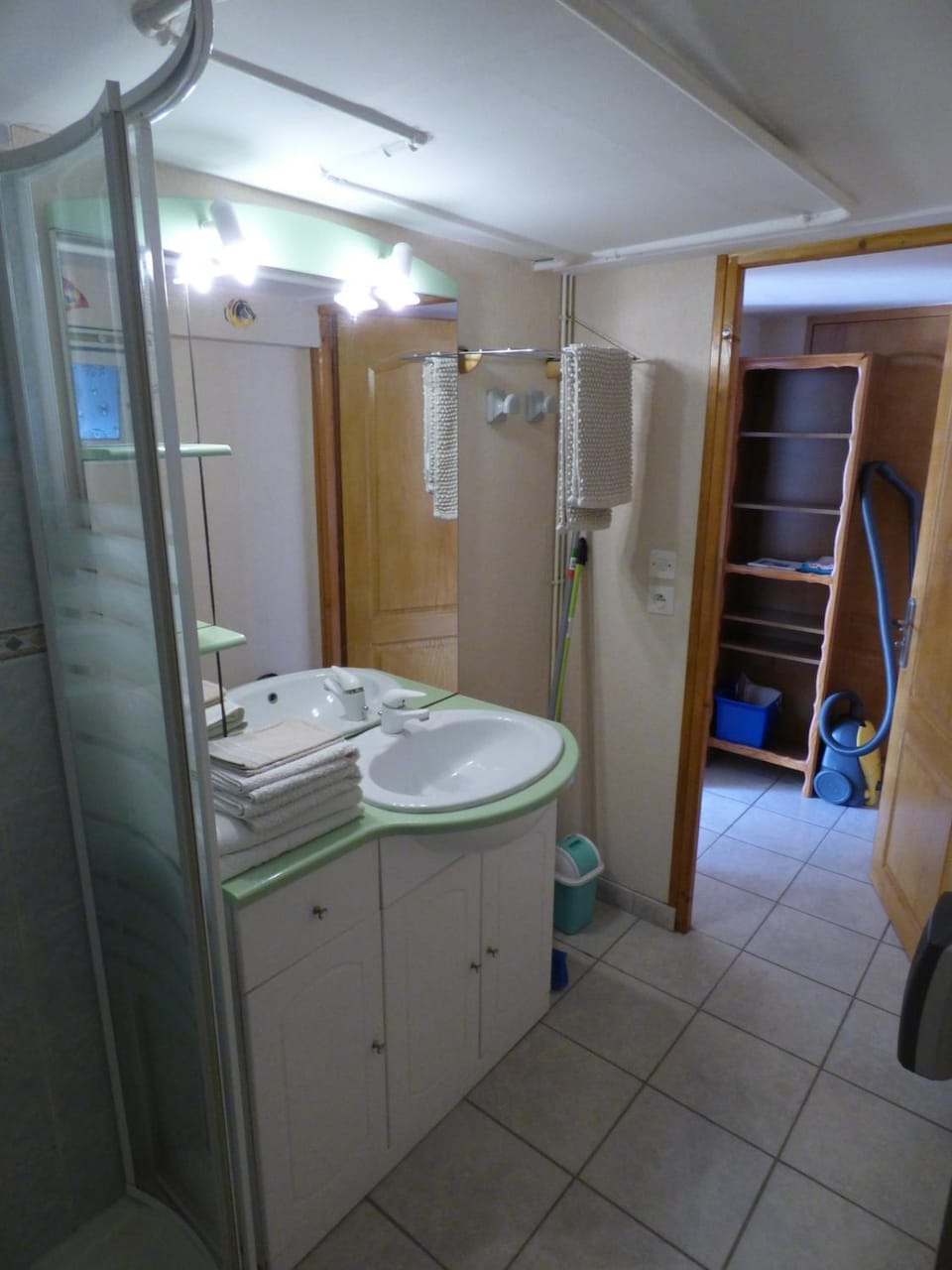 Shower, Bathroom