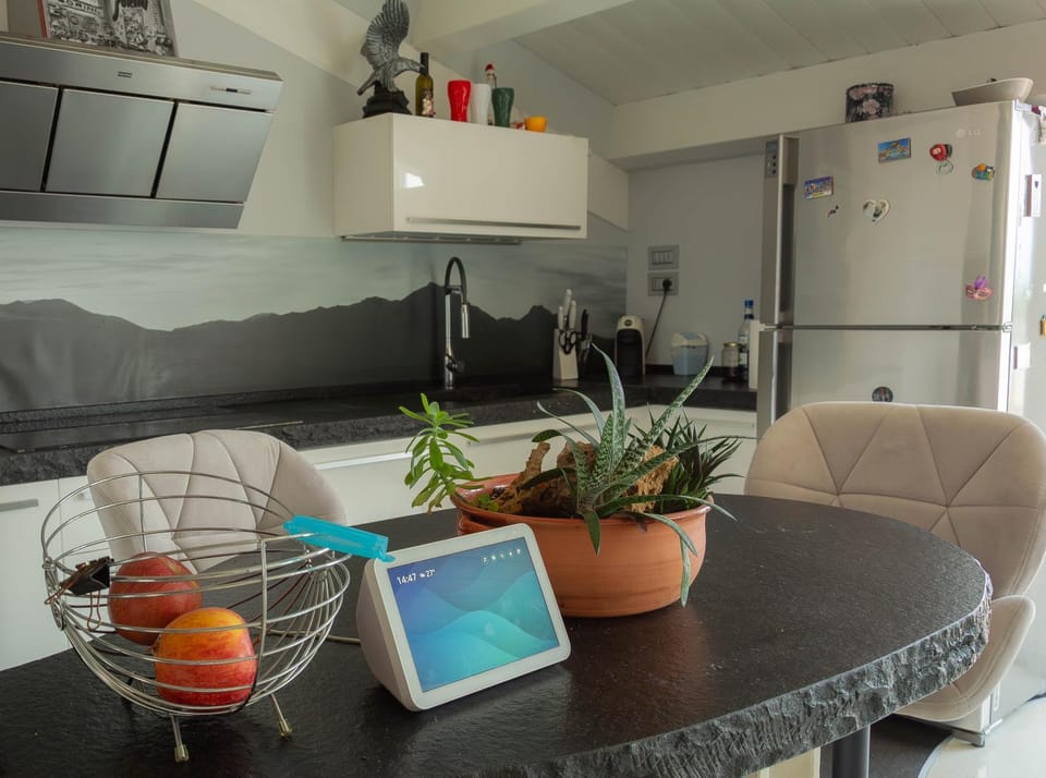 Kitchen or kitchenette, Living room, Dining area, oven