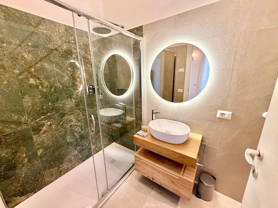 Shower, Bathroom