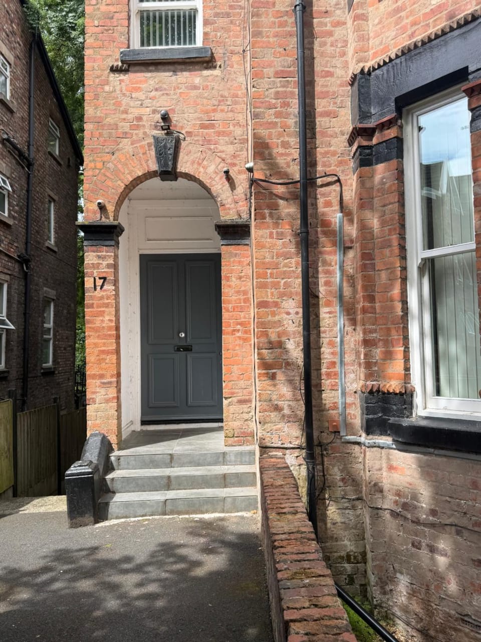 No 5 AT SANDRINGHAM, LARGE 1 BED NEAR SEFTON PARK Apartment in Liverpool
