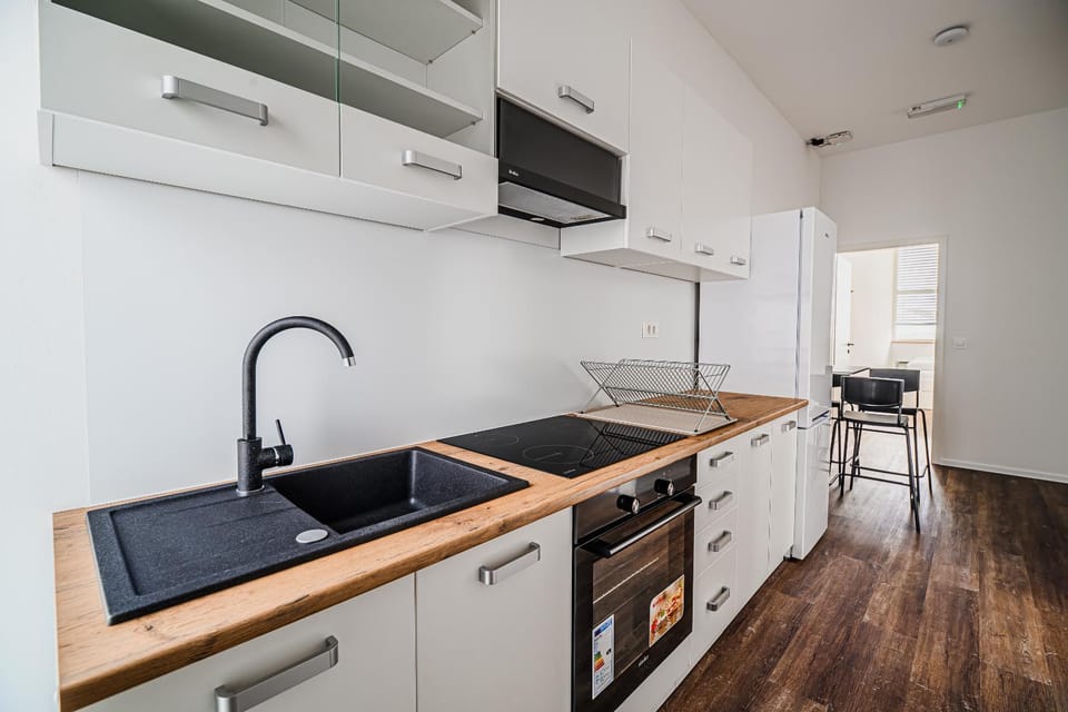 Kitchen or kitchenette, Kitchen or kitchenette, Dining area, oven, stove