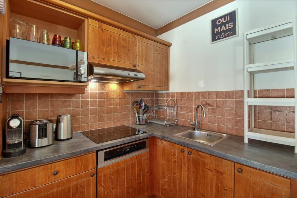 Coffee/tea facilities, Kitchen or kitchenette, dishwasher, internet, stove, toaster