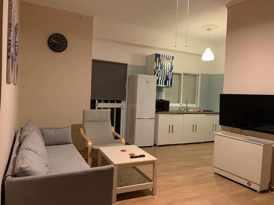 1bedroom 300 meter Dafni metro Apartment in Athens