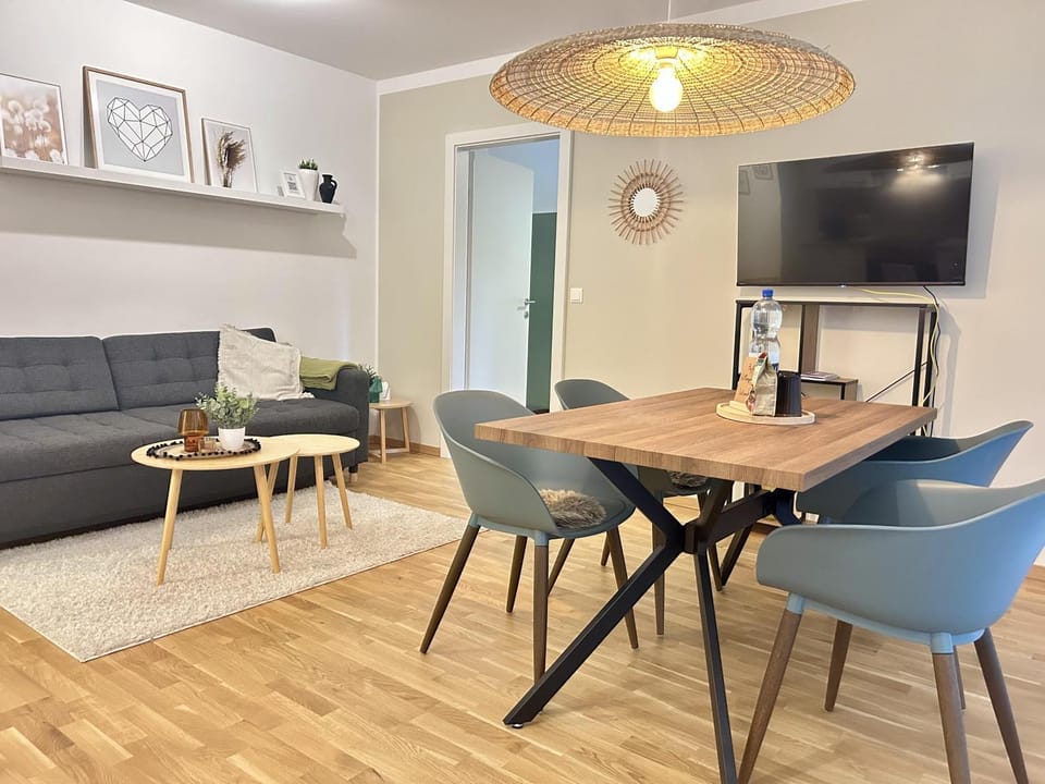 Living room, Photo of the whole room, Dining area