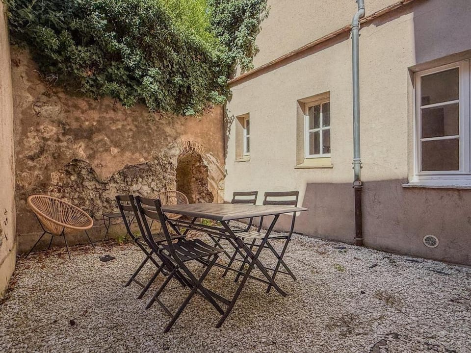 Studio avec terrasse en centre-ville de Chartres Apartment in Chartres