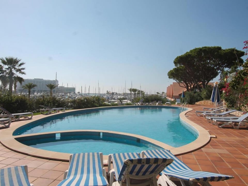 Mountain view, Swimming pool, sunbed