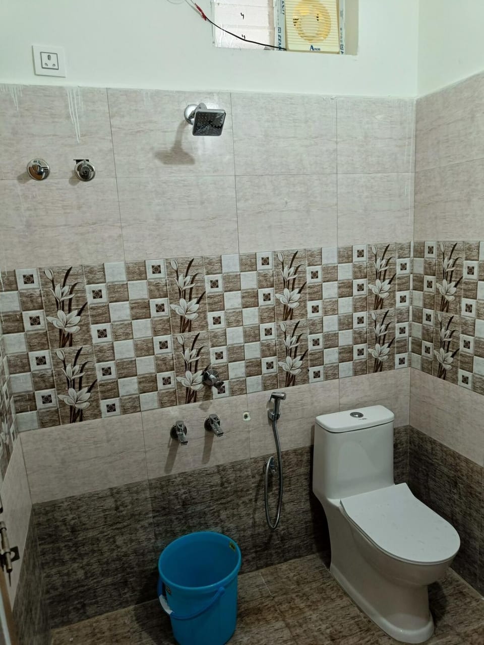 Couple friendly studio room - Gachibowli House in Hyderabad