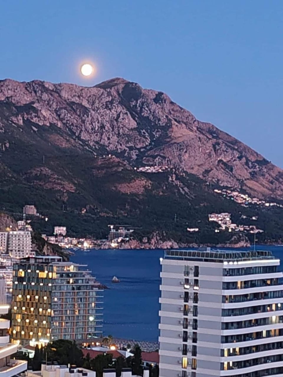 Natural landscape, Balcony/Terrace, Mountain view, Sea view