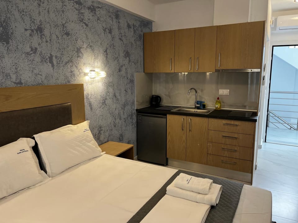 Atlantis Suites and Rooms Nikiti Apartment hotel in Nikiti