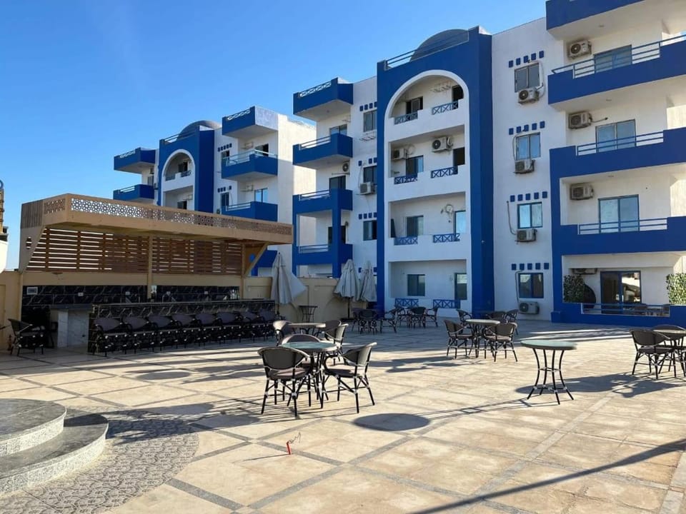 Property building, Day
