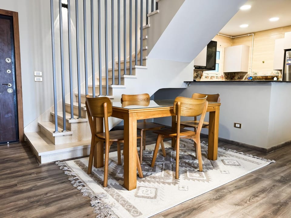 Living room, Seating area, Dining area