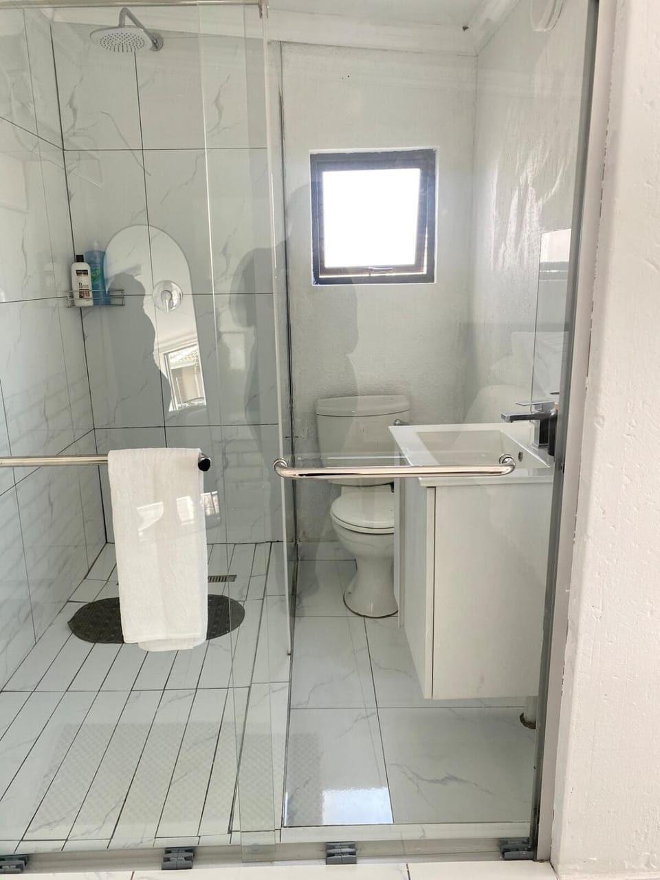 Lakeside Studio Sleeps max 2 Apartment in Gauteng