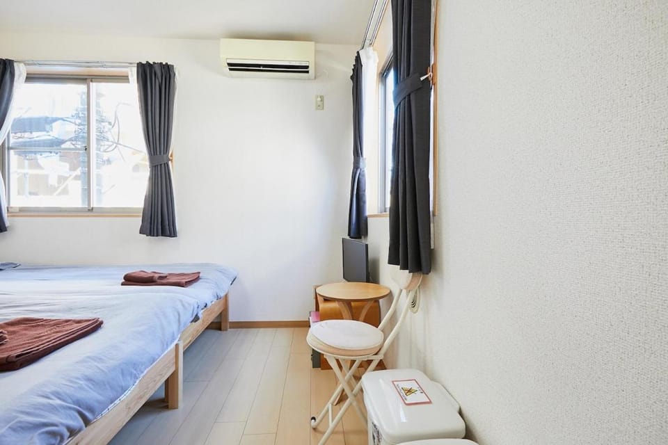 102 Nishi-Shinjuku 5-chome MRT station 5 minutes on foot Apartment in Shinjuku