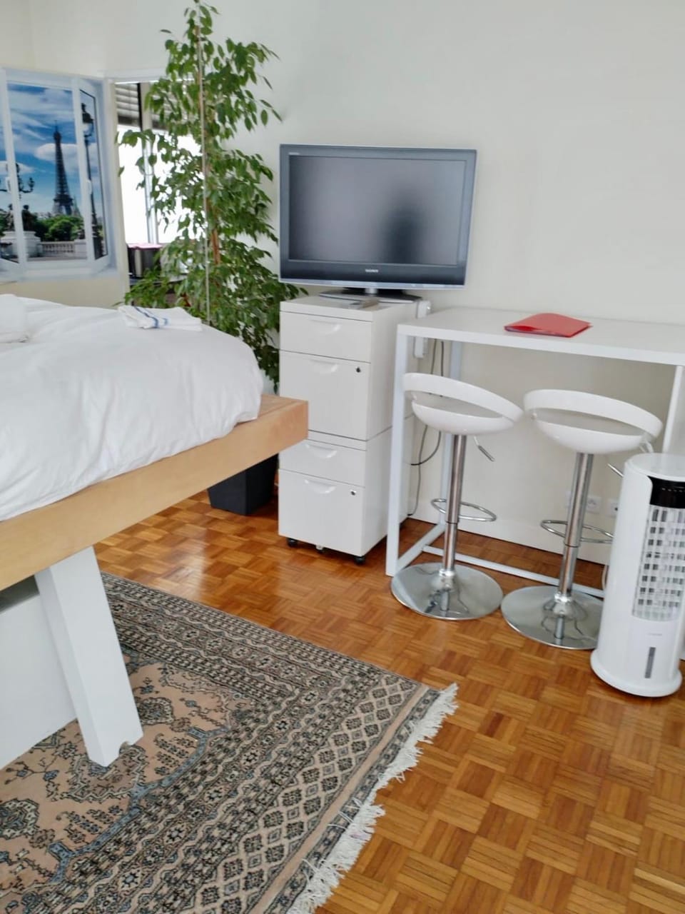 TV and multimedia, Seating area
