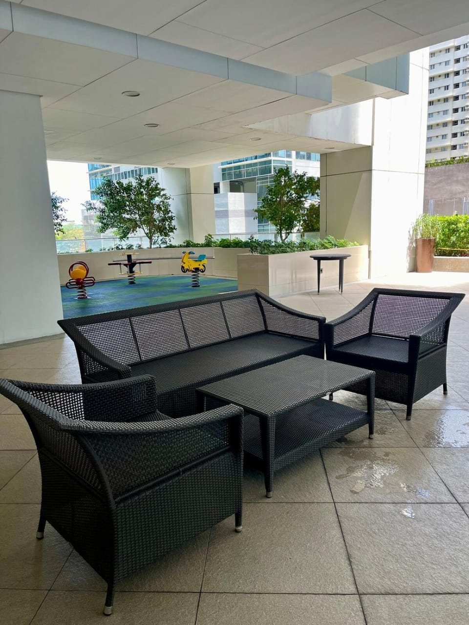 Uptown Mall Linked 1BR 2 Beds Best Value BGC Apartment in Makati
