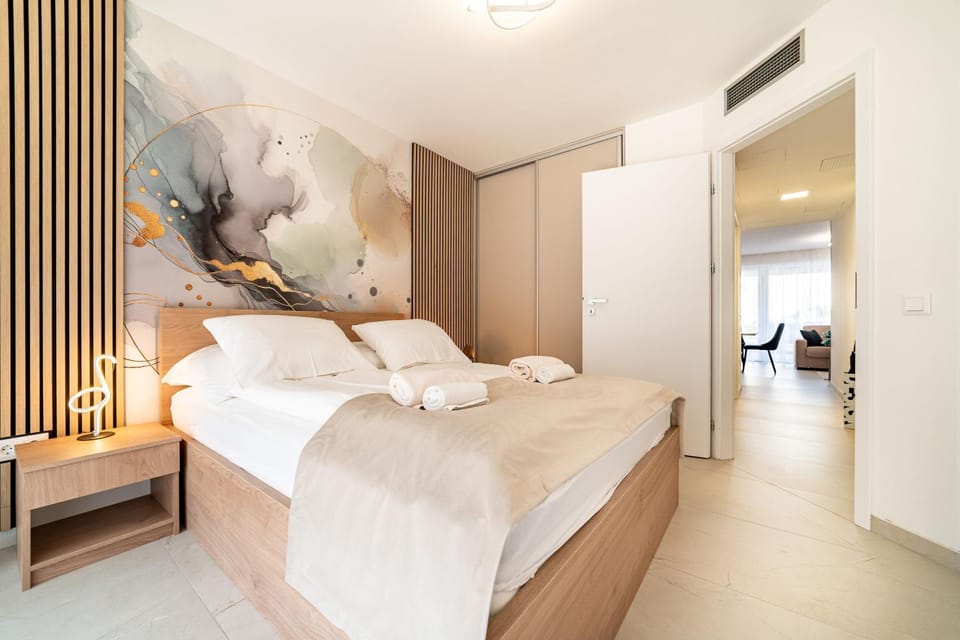 Bed, Photo of the whole room, Bedroom, towels, wardrobe