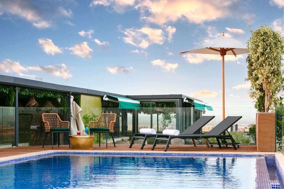 Pool view, Swimming pool