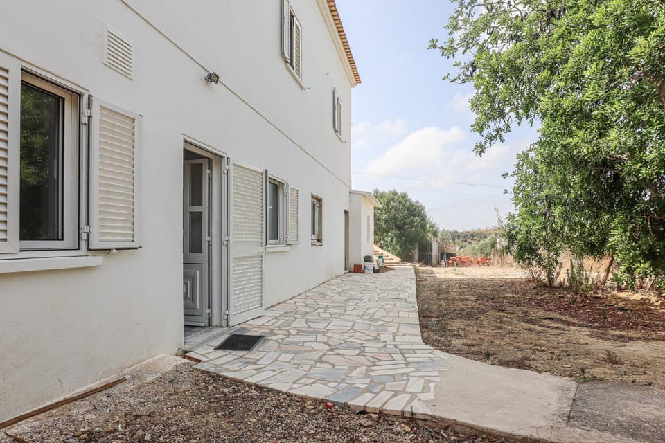 Property building, Street view